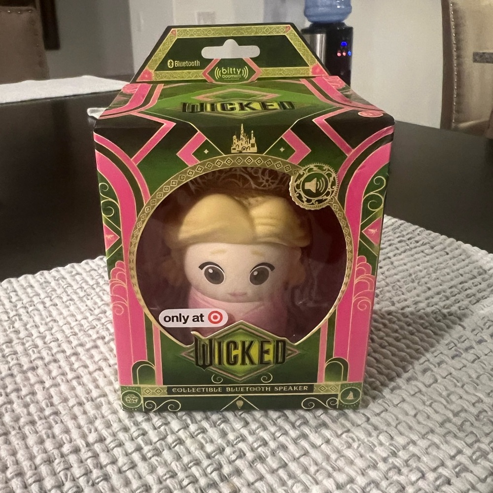 NWT Wicked Glinda Collectible Bluetooth Speaker - Pink